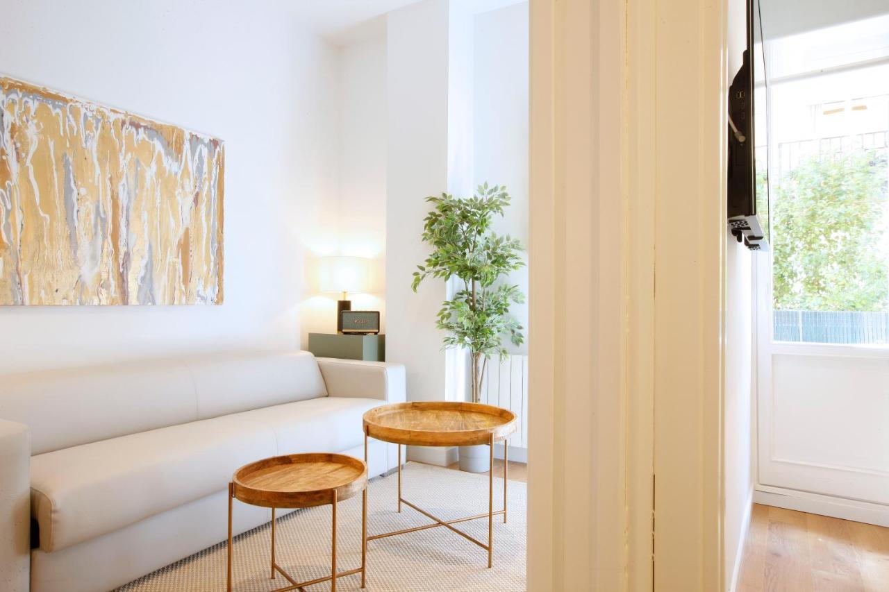 Tirso Suite Madrid Exterior foto