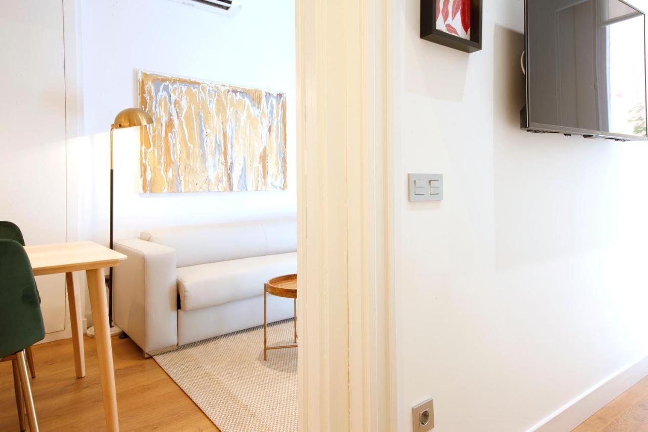 Tirso Suite Madrid Exterior foto